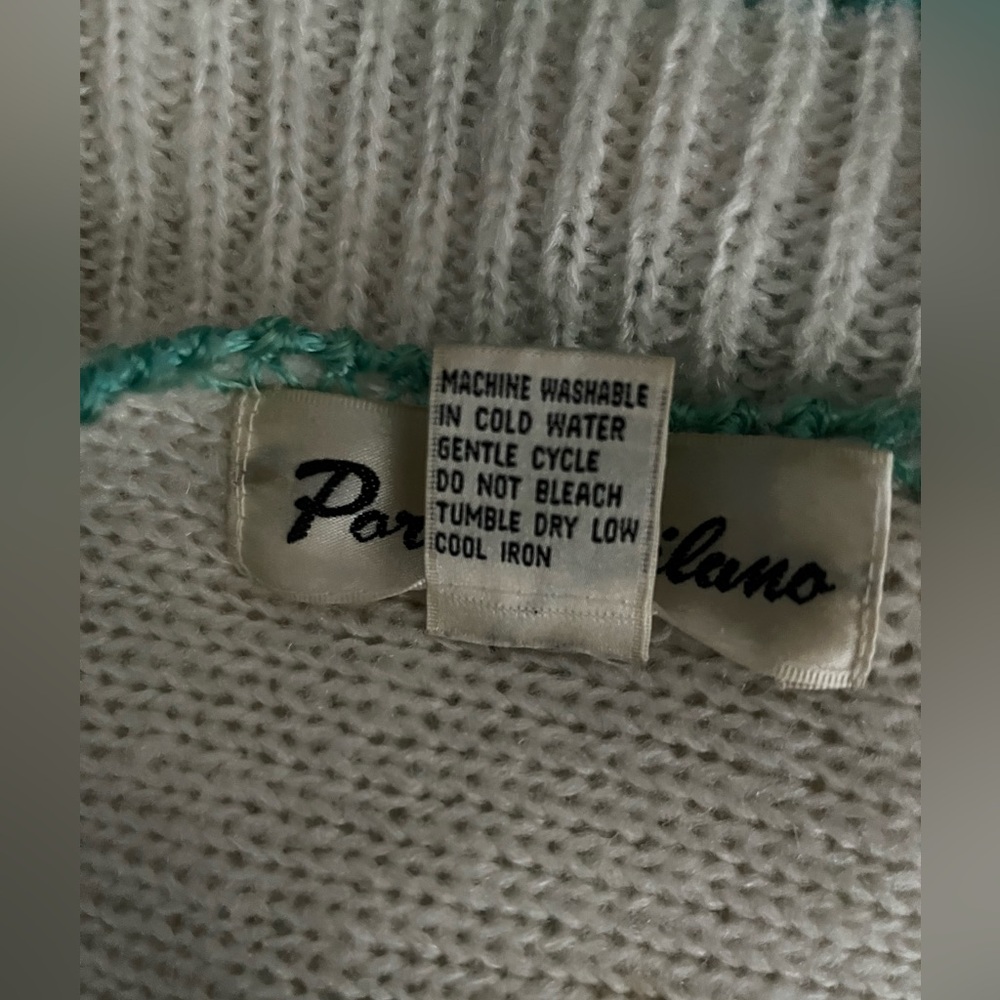 Beautiful Long sleeve sweater - Picture 4 of 4